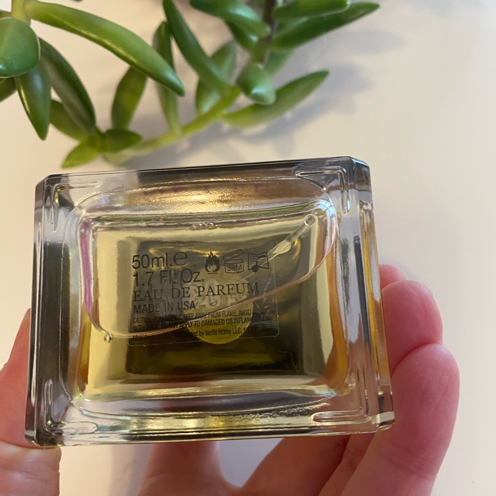 Nette Rose Parade Perfume - Picture 4 of 4
